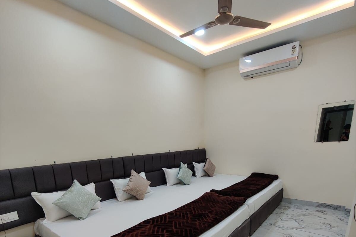 Family Room | Free WiFi