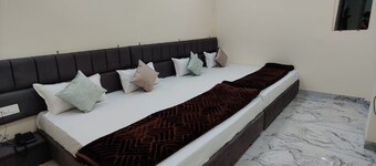 Hotel Vaibhav palace