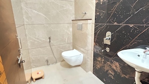 Dreibettzimmer | Badezimmer