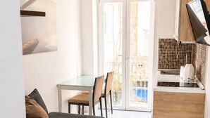 Ảnh chưa phân loại, 4 trong số 37 ảnh, nút