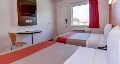 2 Full Beds | Non-Smoking