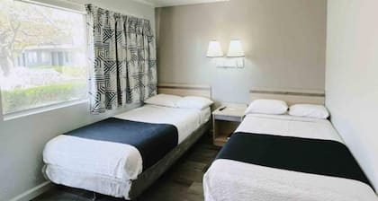 2 Full Beds | Non-Smoking
