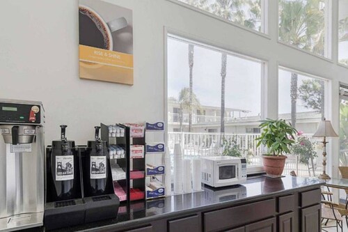 Spacious2-Bed Room|Pool|Free Wifi