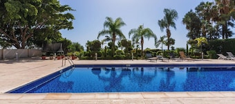 Beachfront 3BR Apartment with Sea Views