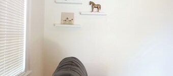 Pet-Friendly Midtown Duplex #2219 • 2 Beds • AC • Near Uptown