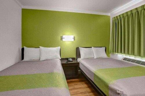 MS6 King City | 2 Full Beds| Smoking