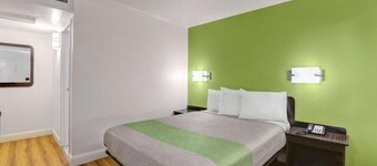 MS6 King City | 1 King Bed | Nsmk, Micfridge