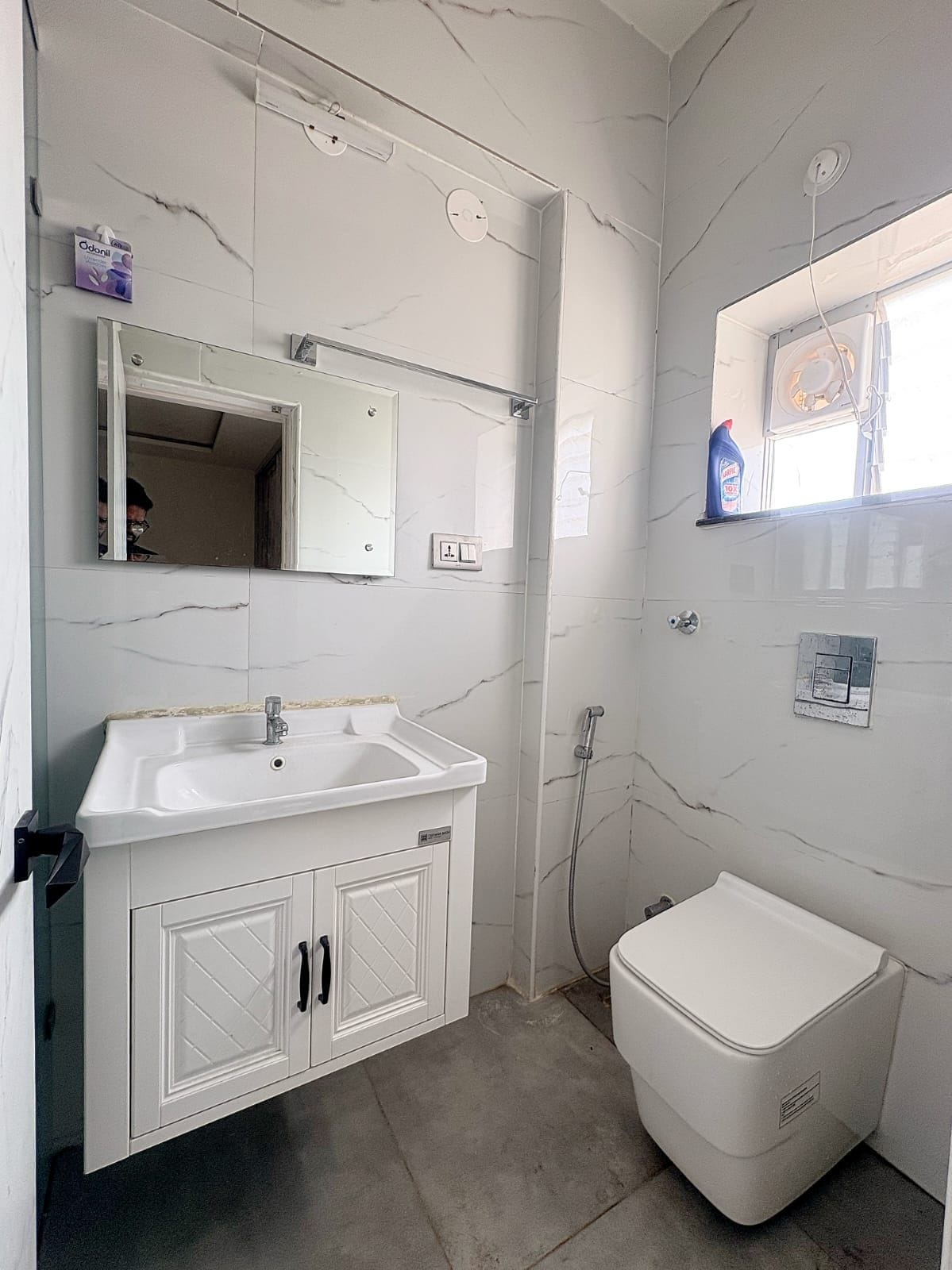 Habitación doble, balcón | Baño