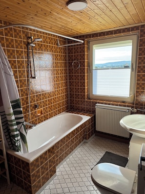 Unclassified image, 4 of 14, button - The Rooftop Guesthouse - your private escape in Forchheim (Forchheim)