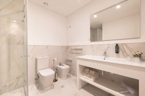 Unclassified image, 4 of 11, button - Vrbo Property (Braga)