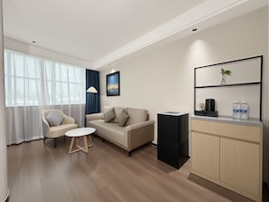 Living area - Xinlvyige Hotel (Urumqi)