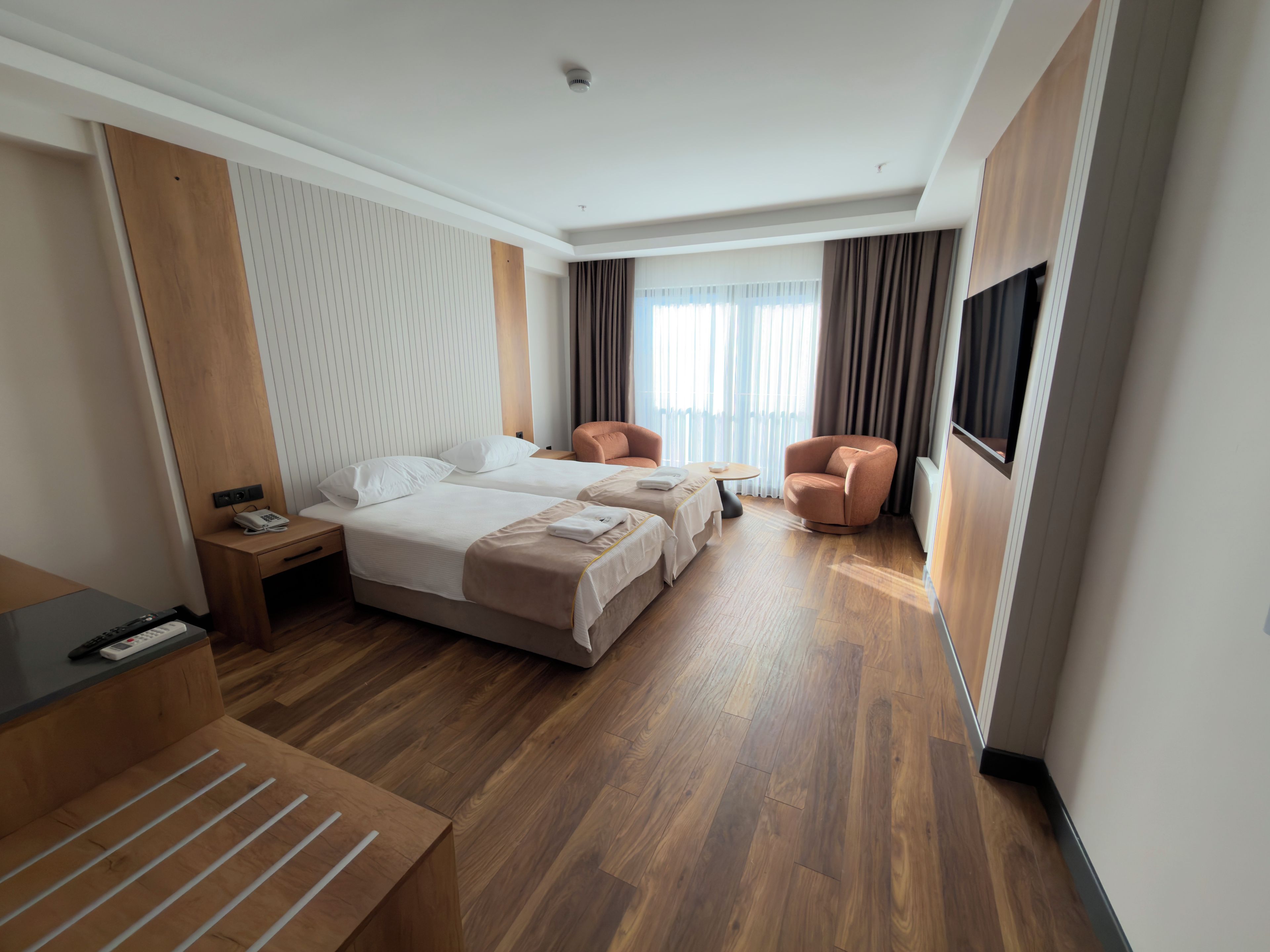 Basic Twin Room, City View | Desk, laptop workspace, WiFi (free)