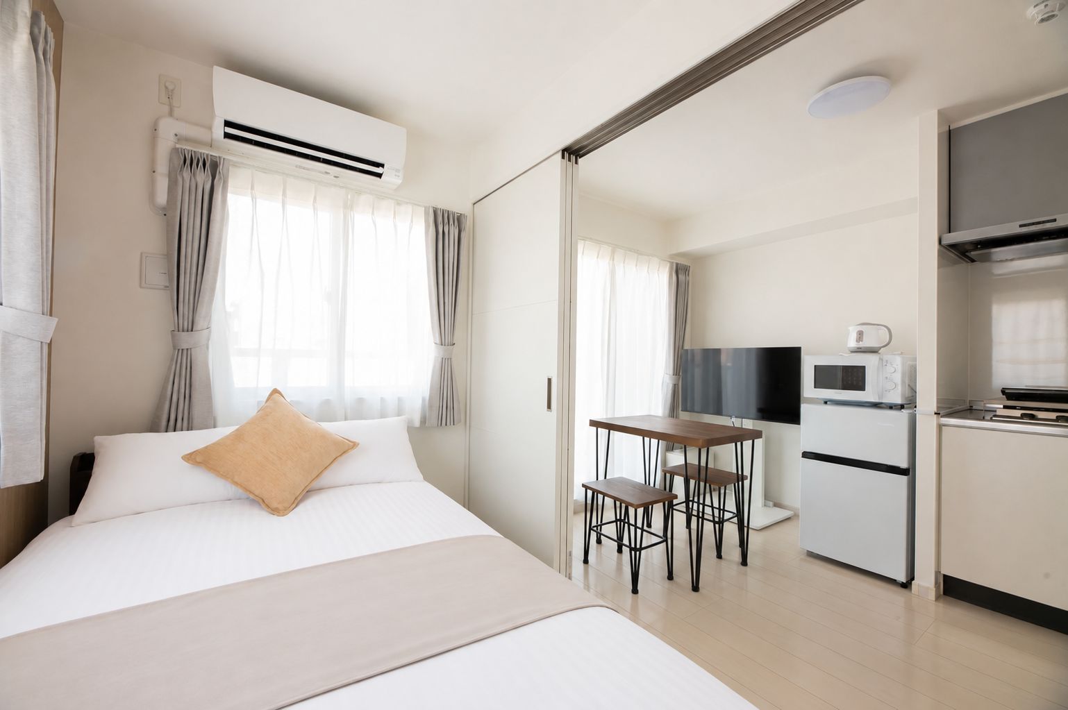 Quarto casal superior | Escrivaninha, Wi-Fi de cortesia