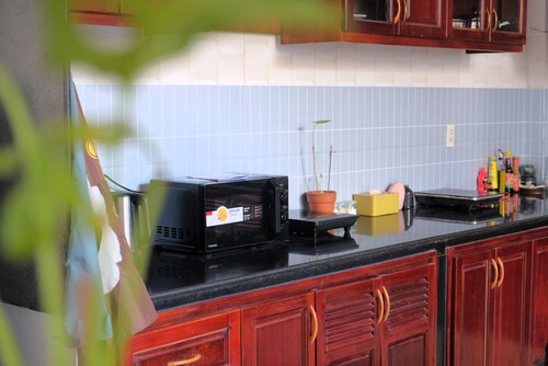 Cozy Green Homestay in Central Quy Nhon, 600m to Beach, Free Bikes, Pet-Friendly