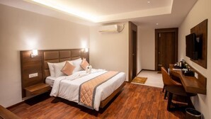 Executive Suite, Balcony, City View - Golden Fortune Suites Hotel (Bengaluru)