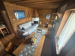 Living area - Vrbo Property (Cortina d'Ampezzo)