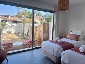 Biệt thự tiện nghi đơn giản
