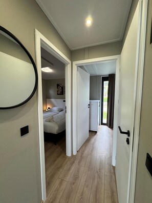 Unclassified image, 2 of 18, button - Modern chalet with exceptional lake and river views, private garden and fenced p (Kampen)