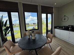 Unclassified image, 3 of 18, button - Modern chalet with exceptional lake and river views, private garden and fenced p (Kampen)