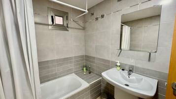 Shower, towels
