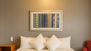 Room - Sawmill Inn (Hennessey)