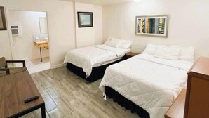 Room - Sawmill Inn (Hennessey)