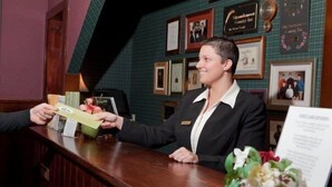 Lobby - Stroudsmoor Country Inn (Stroudsburg)