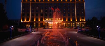 Greentree Eastern Xiangyang Zhongyuan West Road Hotel