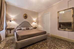 Room - Palazzina Canal (Venice)