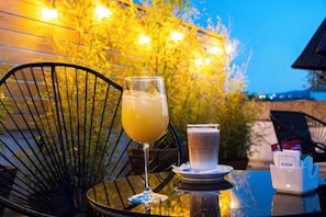 Outdoor dining - Hotel Romance Morelia (Morelia)