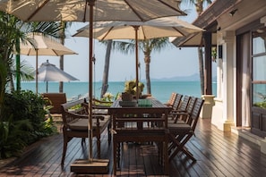 Outdoor dining - Ban Haad Sai (Koh Samui)