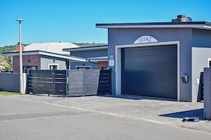 Unclassified image, 2 of 23, button - Idiaz Beach House (Mossel Bay)