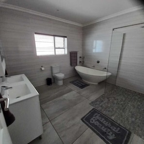 Unclassified image, 5 of 23, button - Idiaz Beach House (Mossel Bay)