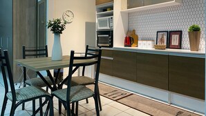 Ảnh chưa phân loại, 2 trong số 18 ảnh, nút