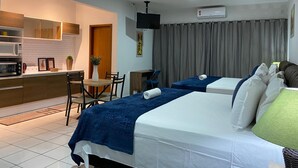 Ảnh chưa phân loại, 4 trong số 18 ảnh, nút