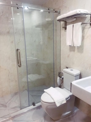 Bathroom - Taragrand Donmuang Airport Hotel (Thanyaburi)