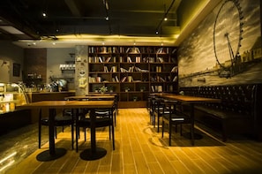 Dining - James Joyce Coffetel (Shanghai)