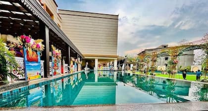 Hotel Pahadi