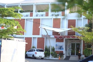 Unclassified image, 2 of 28, button - Bells Place Hotel (Cijayanti)