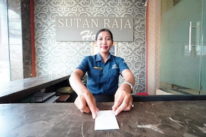 Unclassified image, 5 of 16, button - Hotel Sutan Raja Cirebon (West Cirebon)