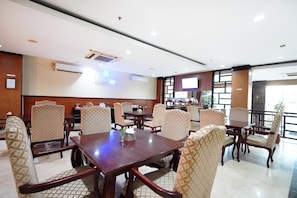Unclassified image, 4 of 16, button - Hotel Sutan Raja Cirebon (West Cirebon)