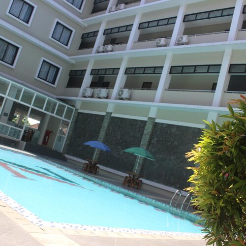 Hotel Nalendra Plaza