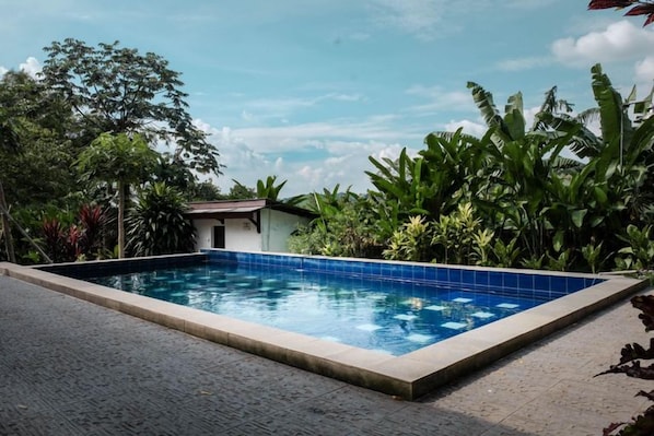 Unclassified image, 1 of 16, button - Sulanjana Hotel (Megamendung)