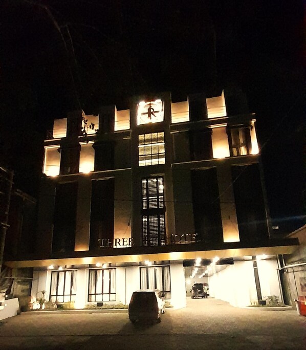 Exterior - Three R Hotel (Manado)