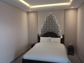 Ảnh chưa phân loại, 3 trong số 6 ảnh, nút