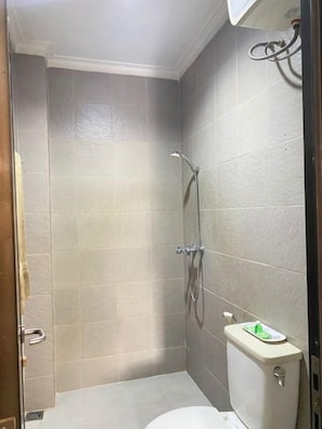 Bathroom - Hotel SM Cibitung (Cikarang)