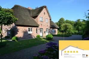 Untagged - Holiday home in Nieblum with swimming pool (Nieblum)