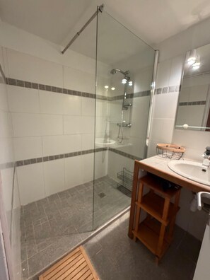 Bathroom - Vrbo Property (Montgenèvre)