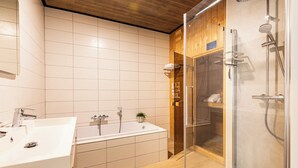 Bathroom - Enjoy a wonderful stay in this Wellness Apartment with private sauna with 6 people. (Midsland)
