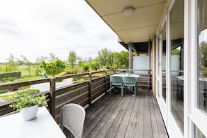 Unclassified image, 4 of 15, button - Enjoy a wonderful stay in this Wellness Apartment with private sauna with 6 people. (Midsland)